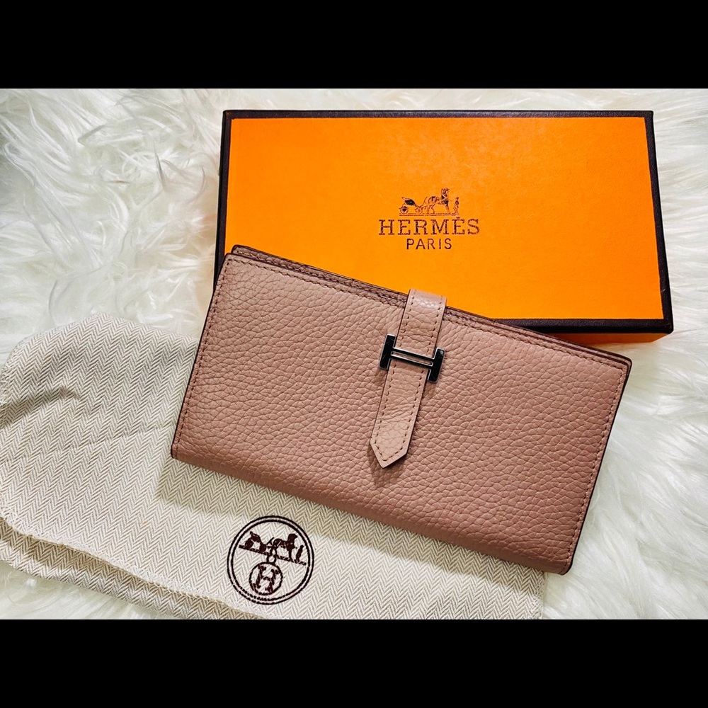Hemès Bearn Classic Wallet in soft pink